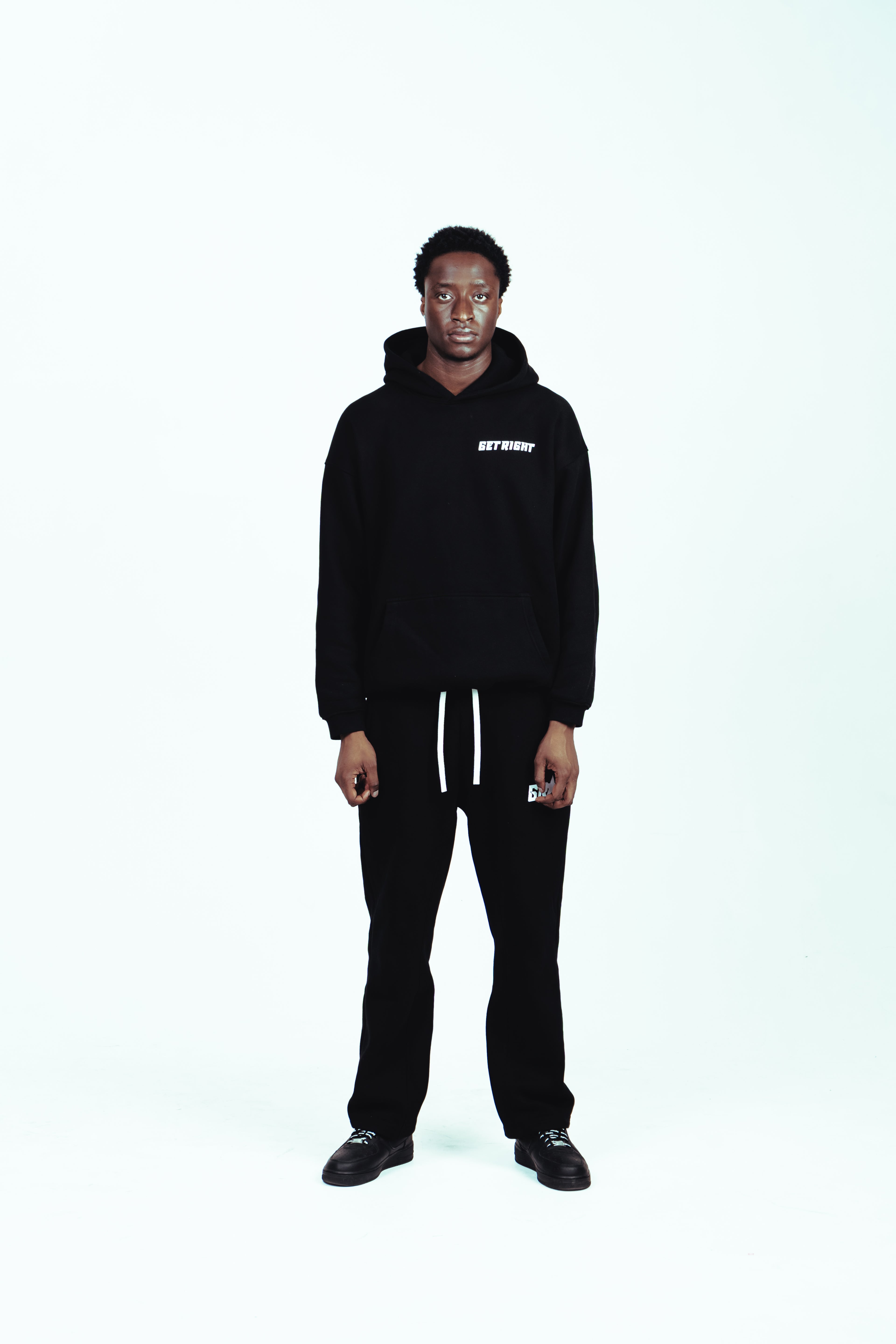 GR LOGO HOODIE – BLACK