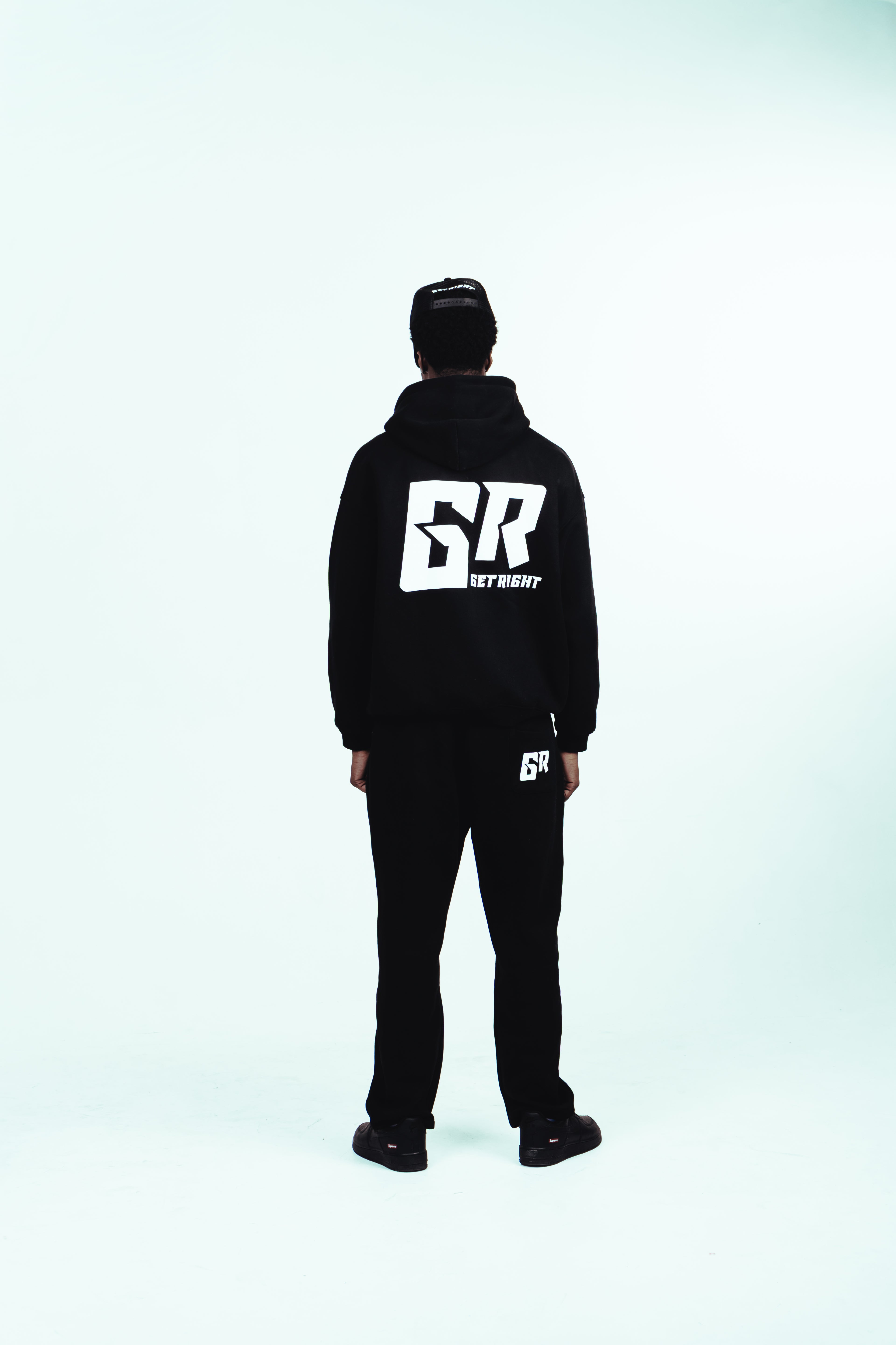 GR LOGO HOODIE – BLACK